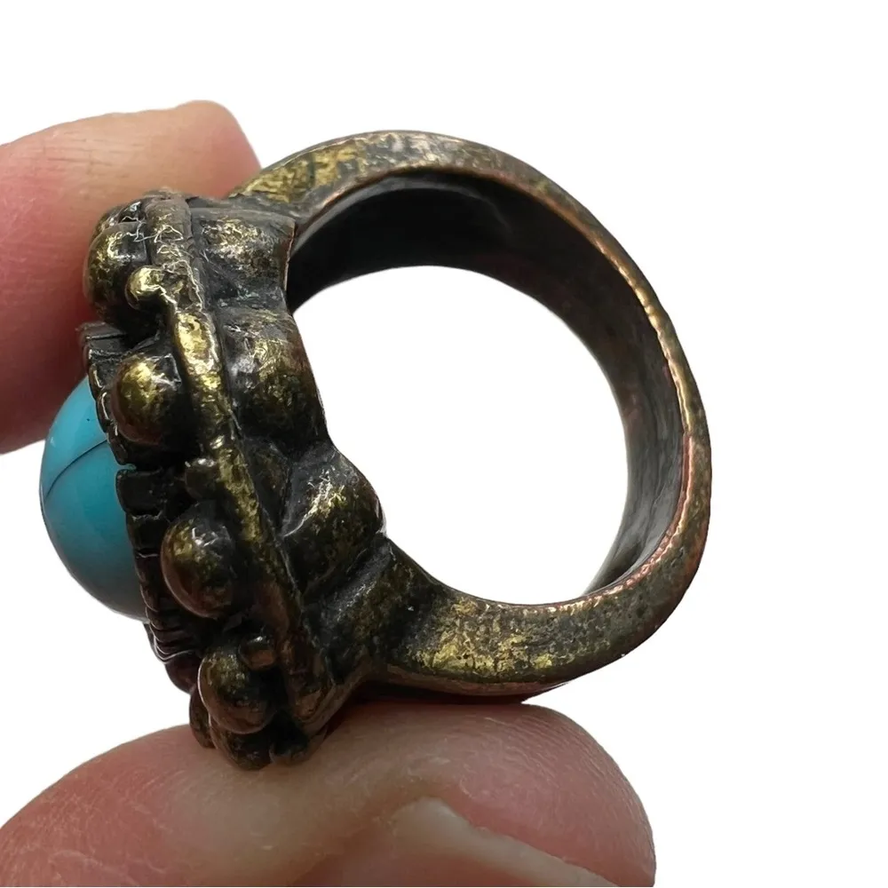 Faux Turquoise Oval Cabochon Antique Gold Tone Ring Size 6 - Image 8