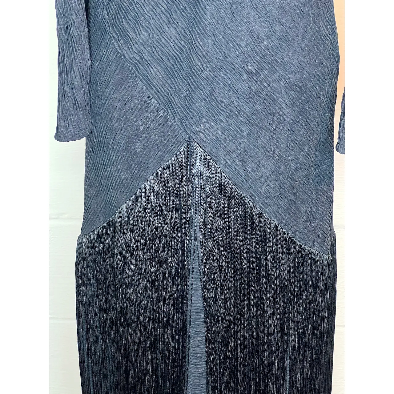 dress V neck long sleeve fringe black 1990s shoulder pads - Image 3