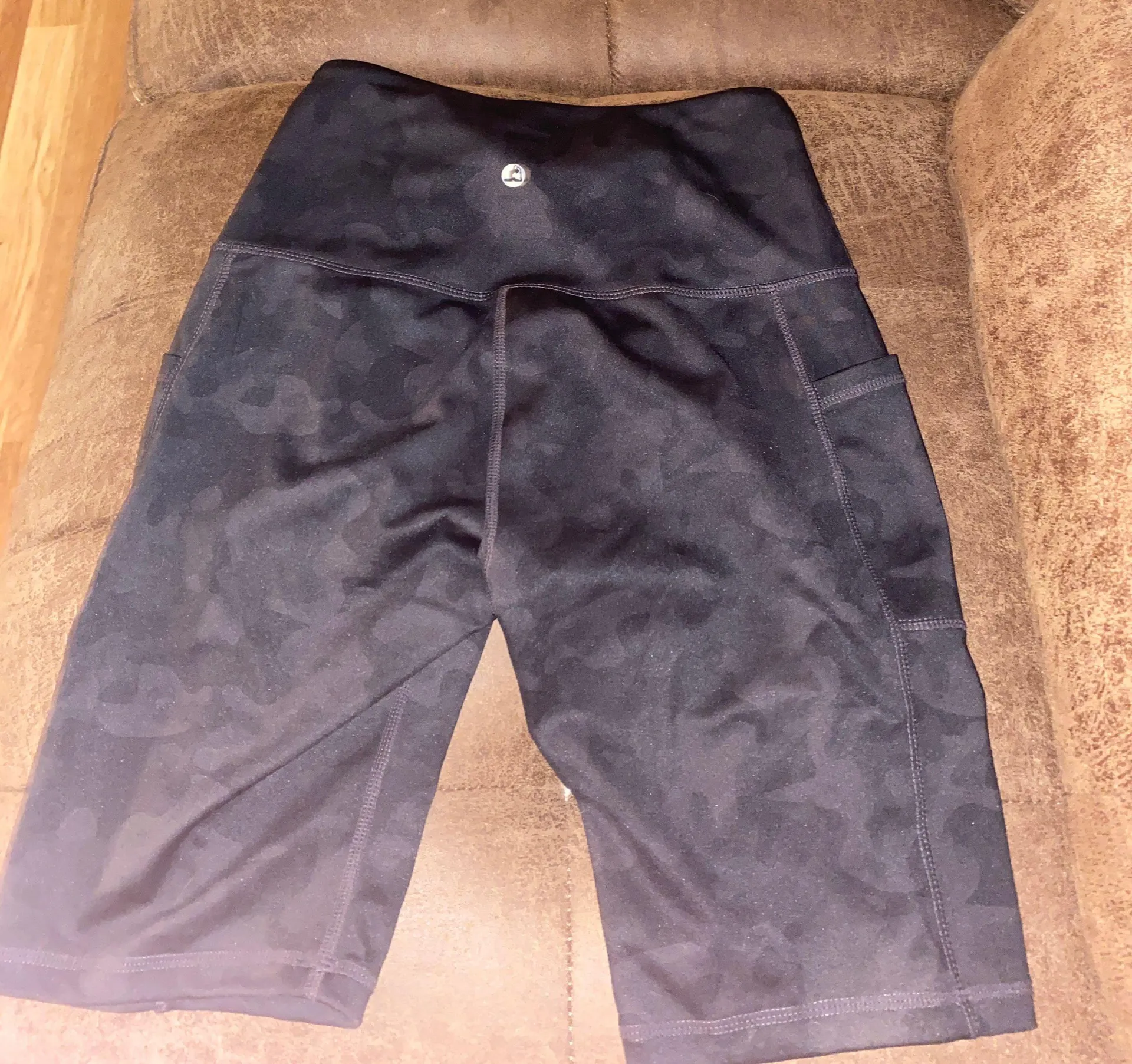 black camo biker shorts - Image 2