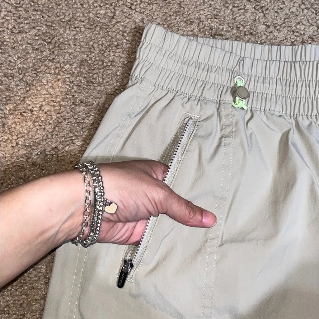 Athleta Cascade Poplin Cargo Pant‎ Oak Tan Medium - Image 5