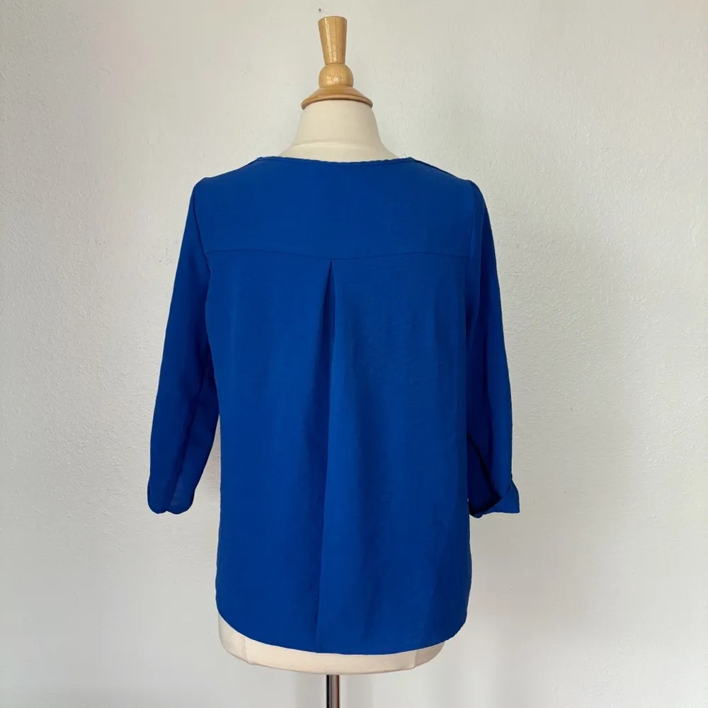 Solid Blue 3/4 Sleeve Cut Out V-Neck Blouse - Image 3