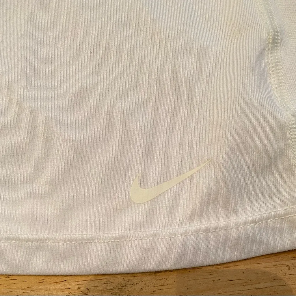Nike Dri‎ Fit Women’s Medium White Racer Back Athletic Tank - Image 7