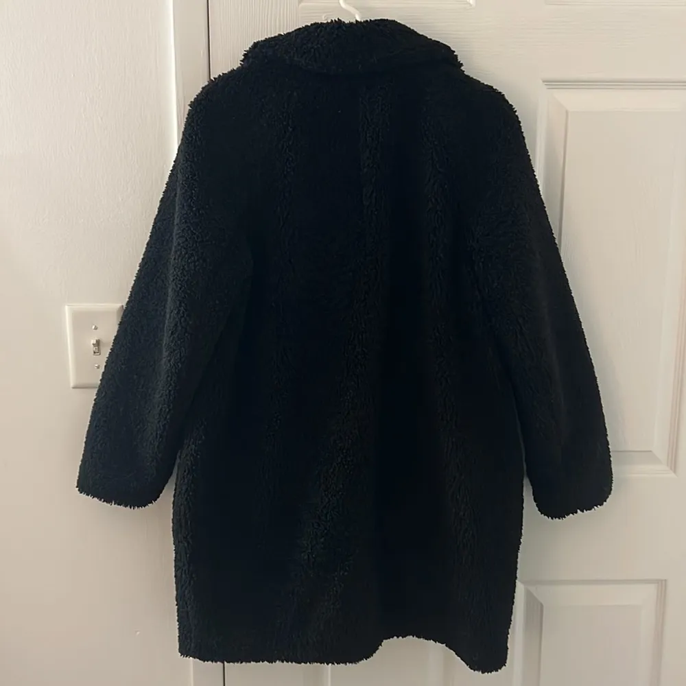 H&M Short Faux Shearling Coat - Image 5