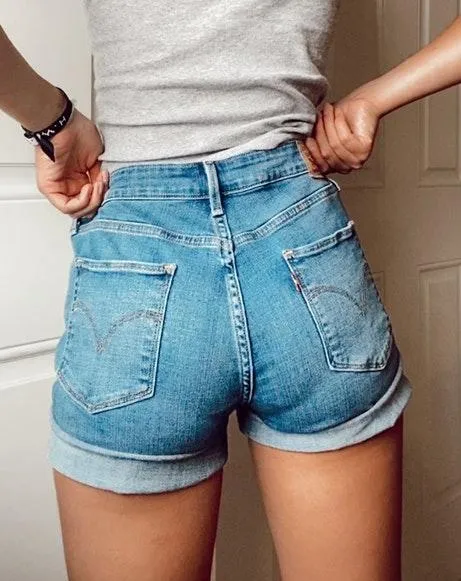 Levi’s Cuffed Shorts - Image 3