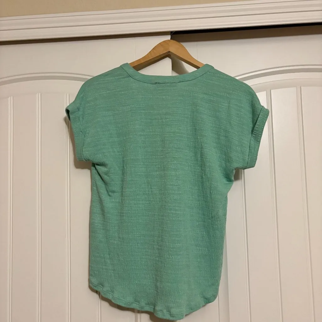 Cable & Gauge Embroidered T Shirt Small NEW NWOT Ming Green Short Sleeve V Neck - Image 3