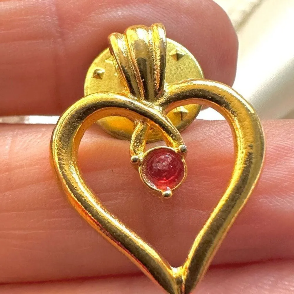 Harriet Carter vintage heart and ruby pin Gold - Image 2