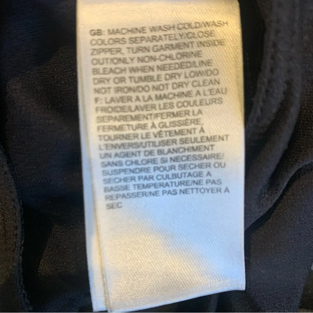 THE NORTH FACE Black Activewear Shorts size small - Image 6