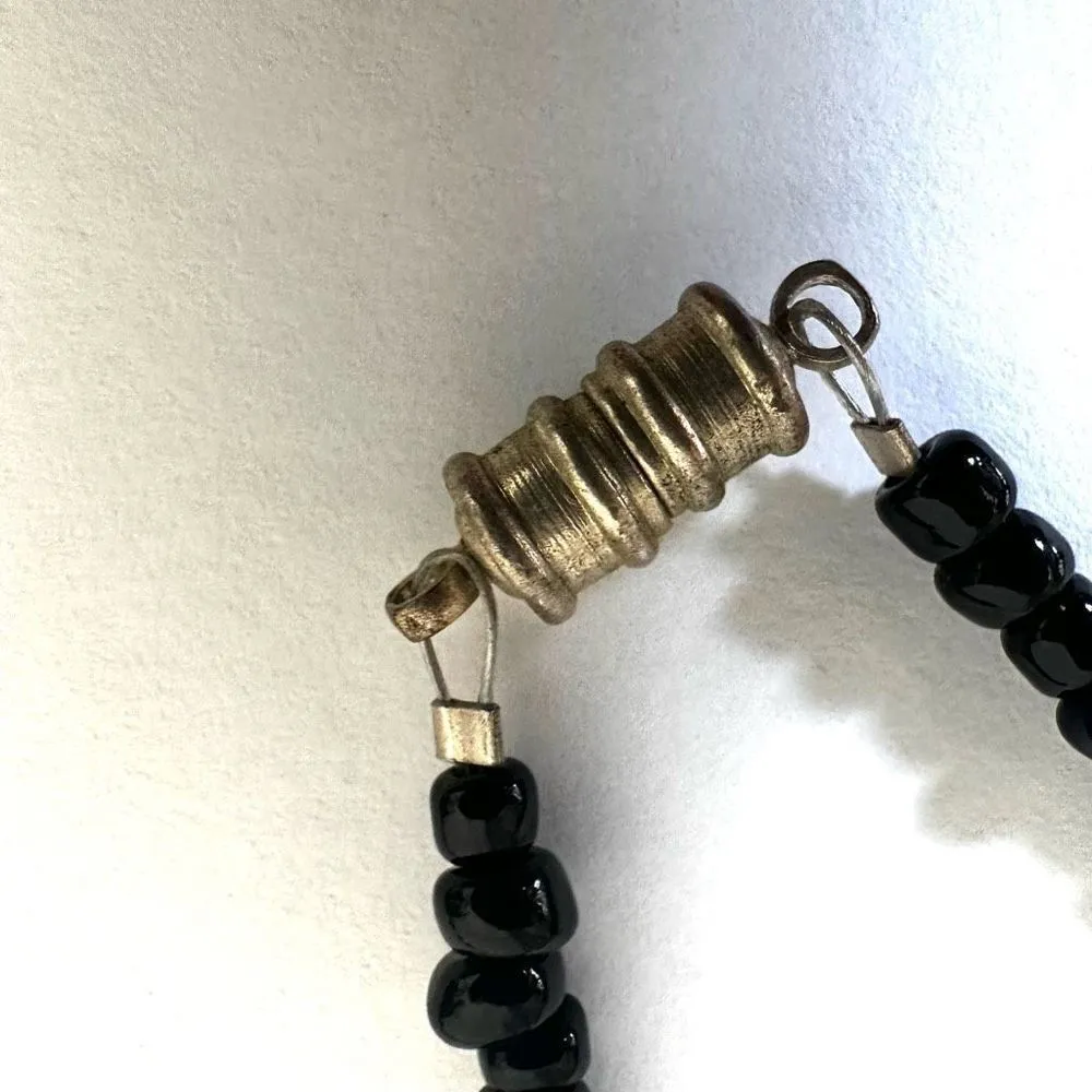 Black clear and silver beaded necklace - Image 5