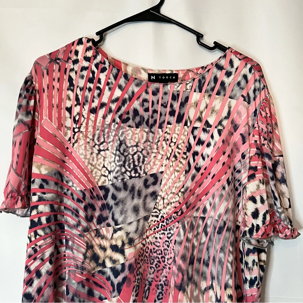 N Touch Women's Vibrant Pink and Black Patterned Blouse Size L - Image 2