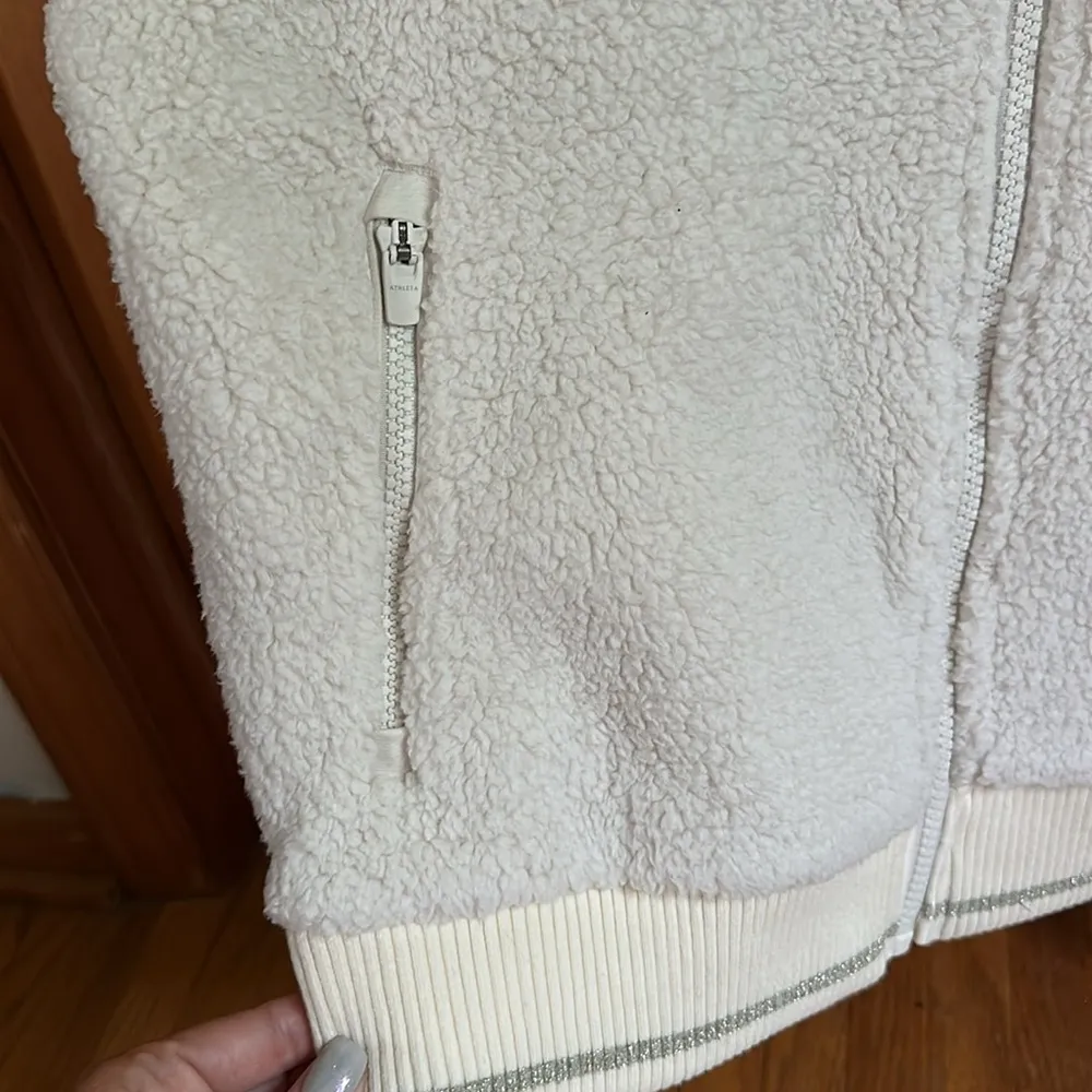 Athleta Tugga Sherpa Jacket cream with silver size medium - Image 4
