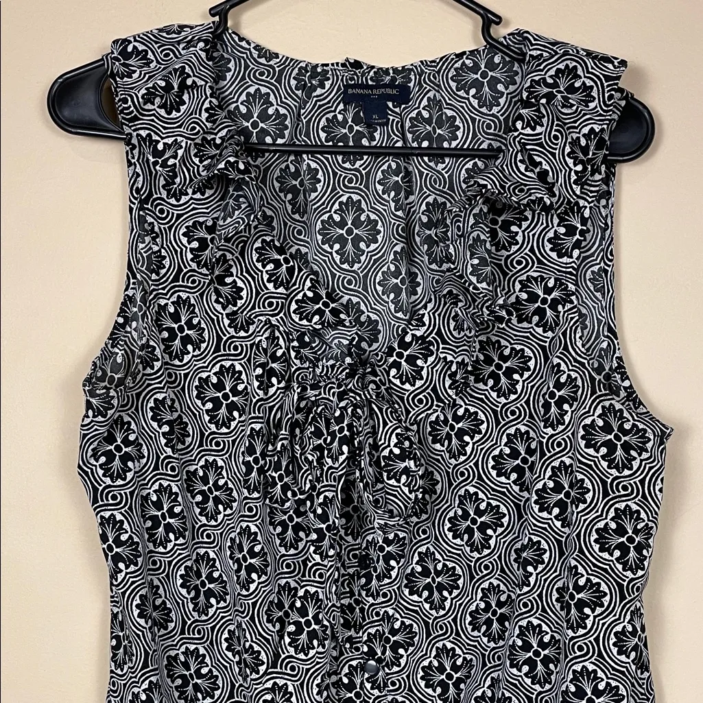 Banana Republic Women’s Pattern Black White Button-Up Tie Bow Ruffle Blouse - Image 2