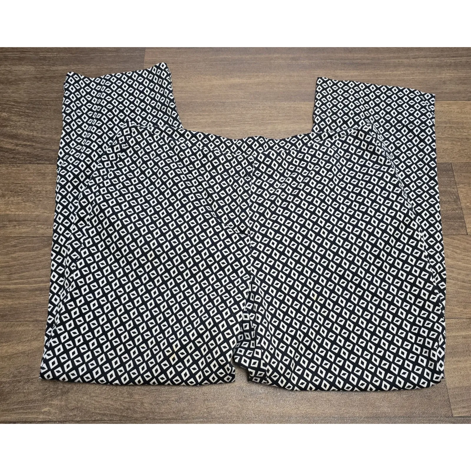 CAbi Women's Geometric Print Cropped Ankle Pants‎ Cotton Blend Style #877 Size 8 - Image 4