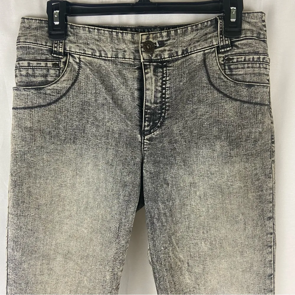 CHICOS Platinum Denim Black Gray Acid Wash Crop Chicos Size 0-Women’s Size 4 - Image 9