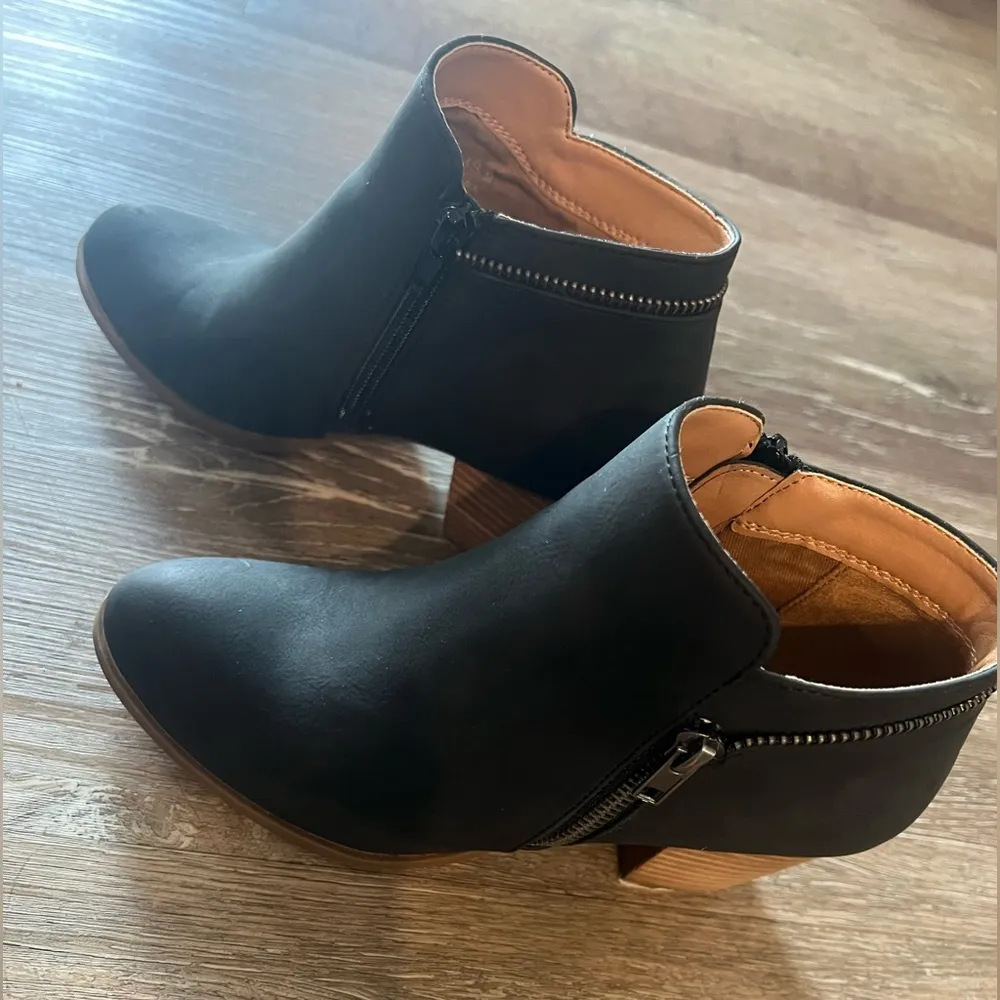 DV BY DOLCE VITA Corra black Bootie Size 6 - Image 3