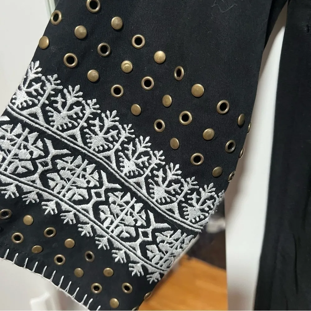 Pam & Gela Embroidered Tunic in Black, New with out Tags - Image 7