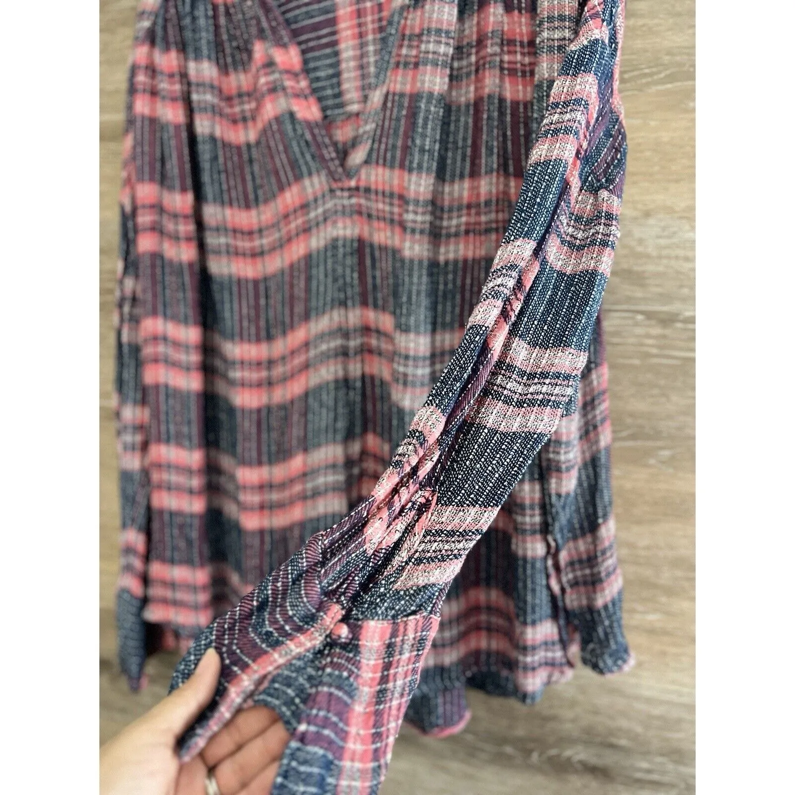Free people Top Loose Oversized Long Sleeve Plaid Size Small V Neck Bohemian - Image 4
