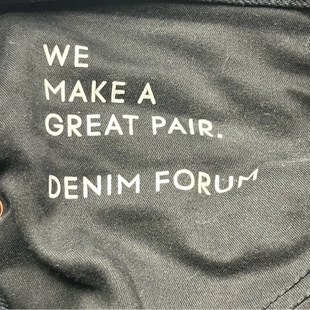 Aritzia Denim Forum The BF High Rise Loose 28L SZ 26 Black Denim Jean Button Fly - Image 10