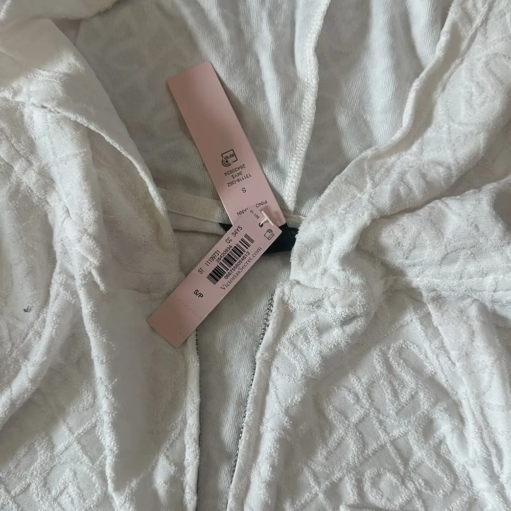 Victoria Secret On Point Coconut Terry Hoodie,Shorts & Tank Top V/S logo Set - Image 10