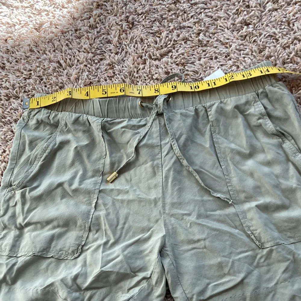 Michael Kors deep pocket draw string shorts in khaki green sz S GUC - Image 8