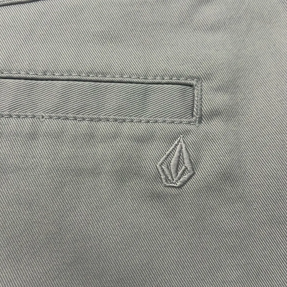 VOLCOM Juniors' Frochickie Shorts • 25 - Image 4