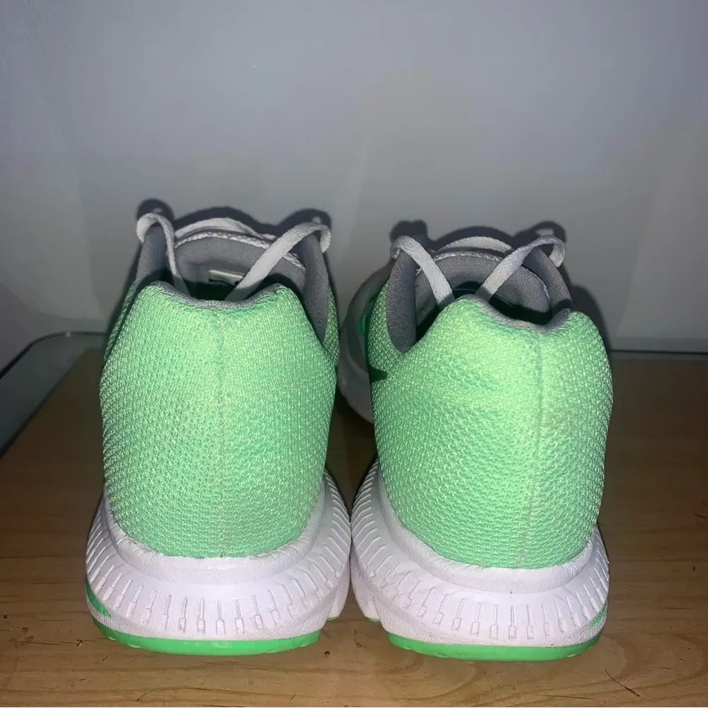 Nike Women's Zoom Winflo 2 Running Shoe Size 9 White/Metallic Silver/Pink/Green - Image 8