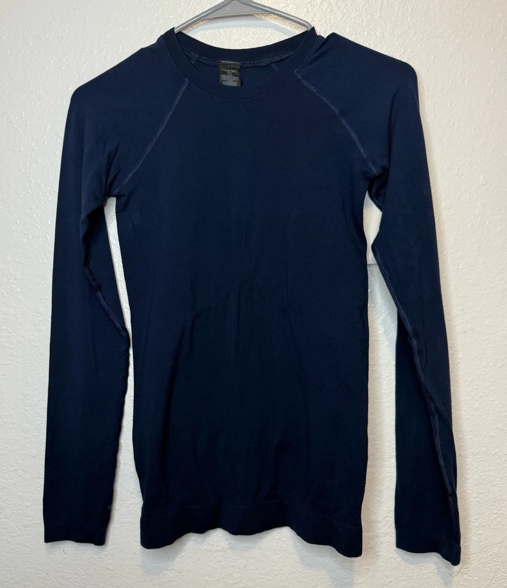 Sweaty Betty London Navy Seamless Long Sleeve Workout Shirt Size Extra Small - Image 1
