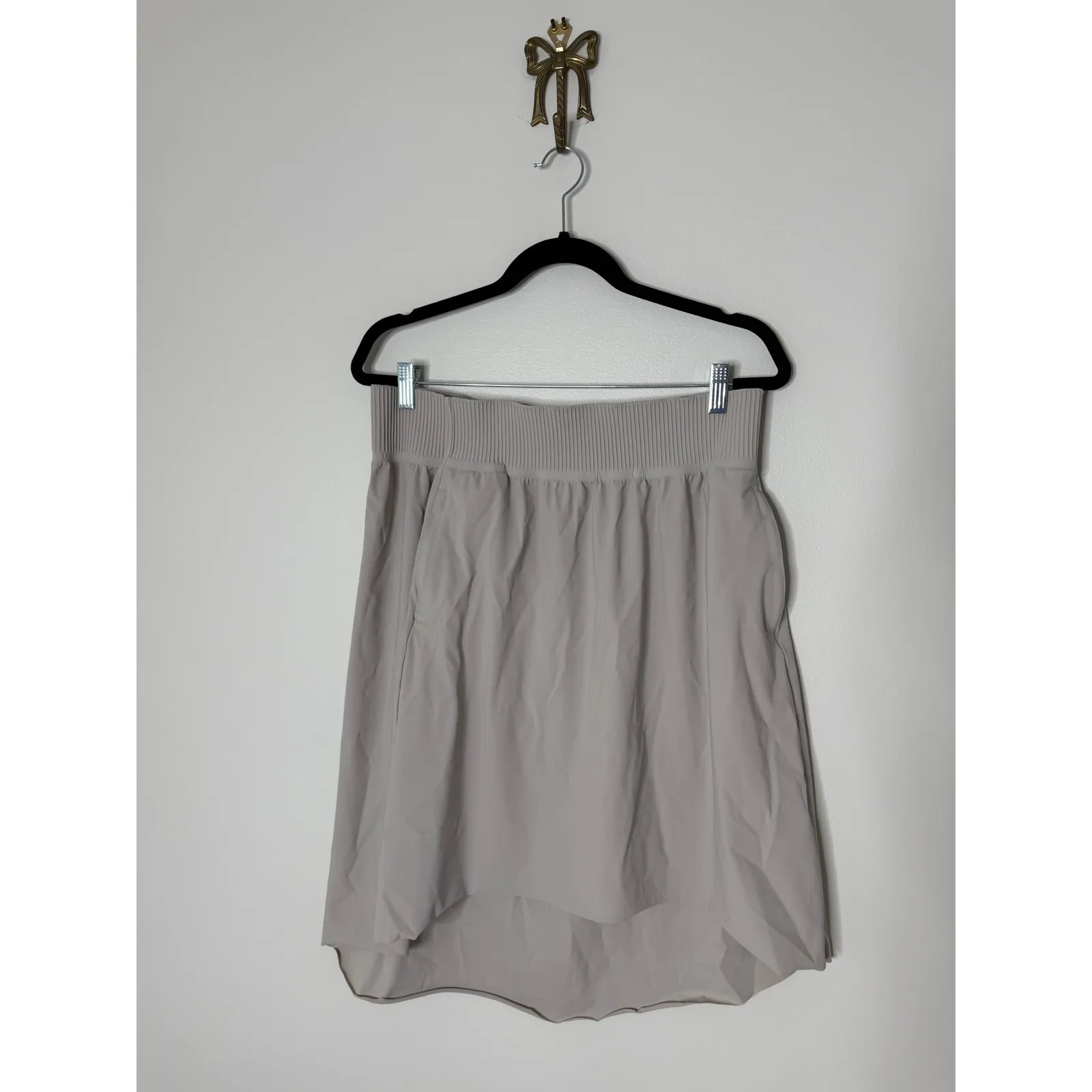 Women's Athleta Gray Beige Hi-Low Cosmic Skirt Travel Skirt Elastic Waist L - Image 2