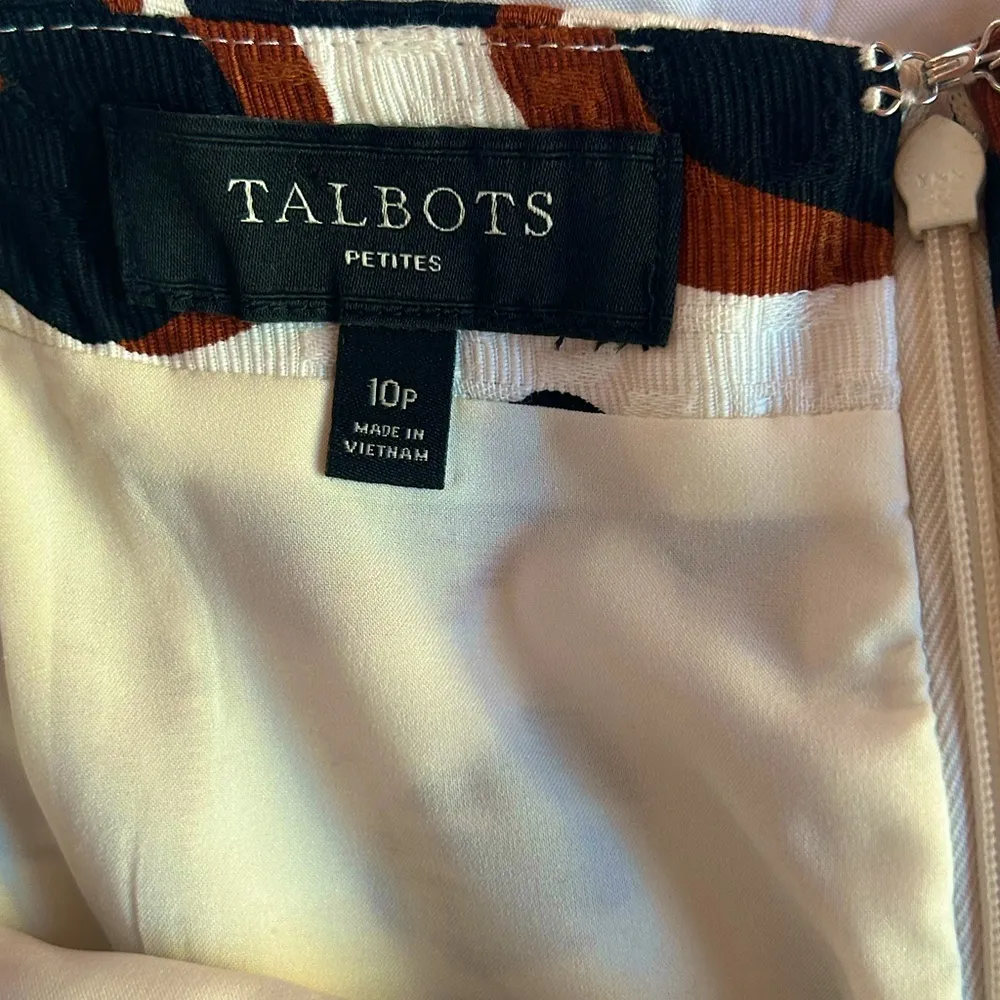 Talbots mob wife bold black and brown leopard print on white lined mini skirt - Image 4