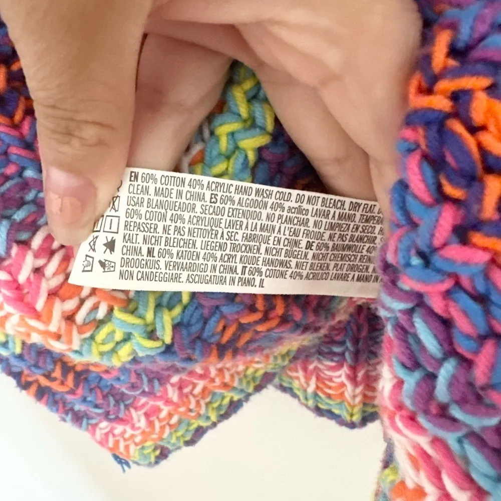 Forever 21 women’s sweater size small rainbow knit colorful turtleneck outdoors - Image 3