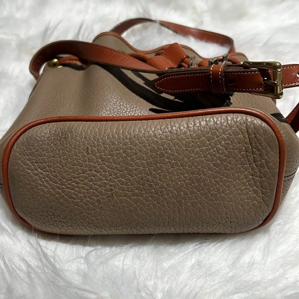 Dooney & Bourke Pebble Grain Drawstring Bucket Bag Crossbody Fisherman Core B89 - Image 9