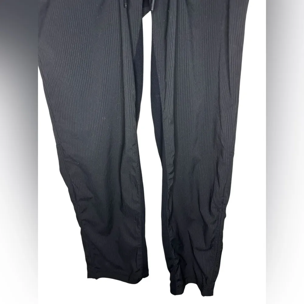 Lululemon Beyond The Studio Crop Pant Size 4 Black - Image 5