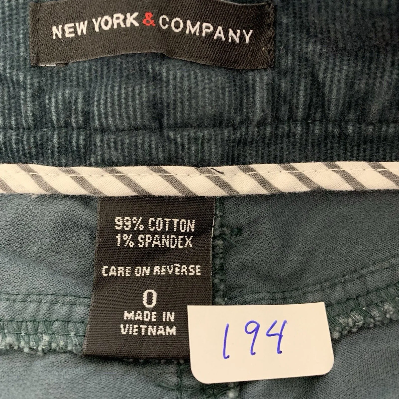 New York & Company Corduroy Women's Pants Skinny Stretch Size 0 Green Color - Image 6