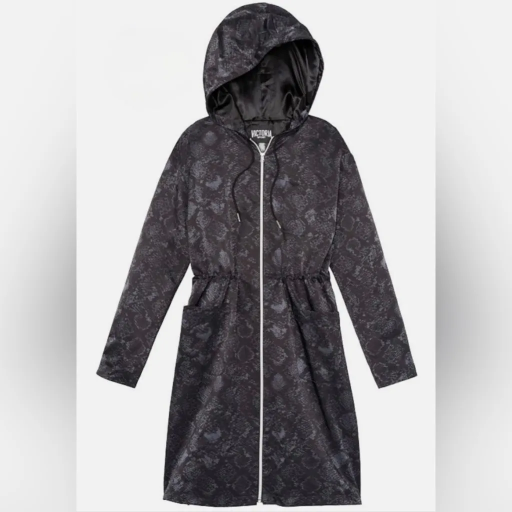 NWT Victoria Sport rain jacket - Image 3