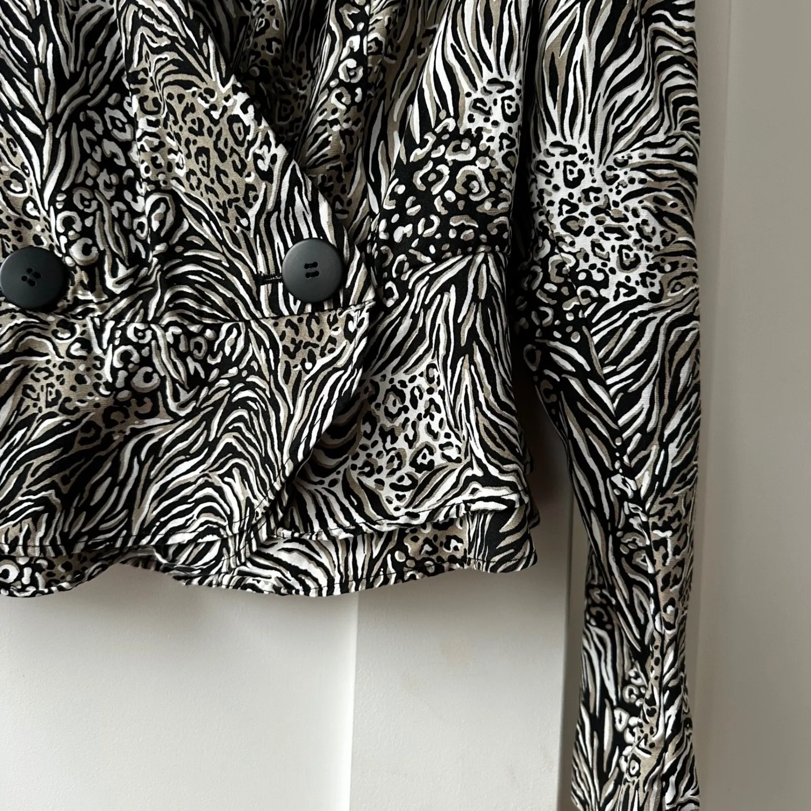 & Other Stories Peplum Duo Button Wrap Blouse Animal Print Wrap‎ Front Long 12 - Image 8