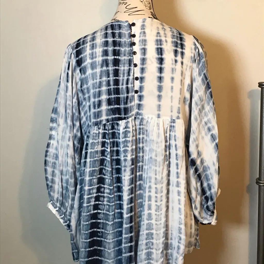 EMBROIDERED 3/4 SLEEVE BLUE/WHITE TIE DYE OVERSIZED SUZANNE BETRO TOP SZ S - Image 6