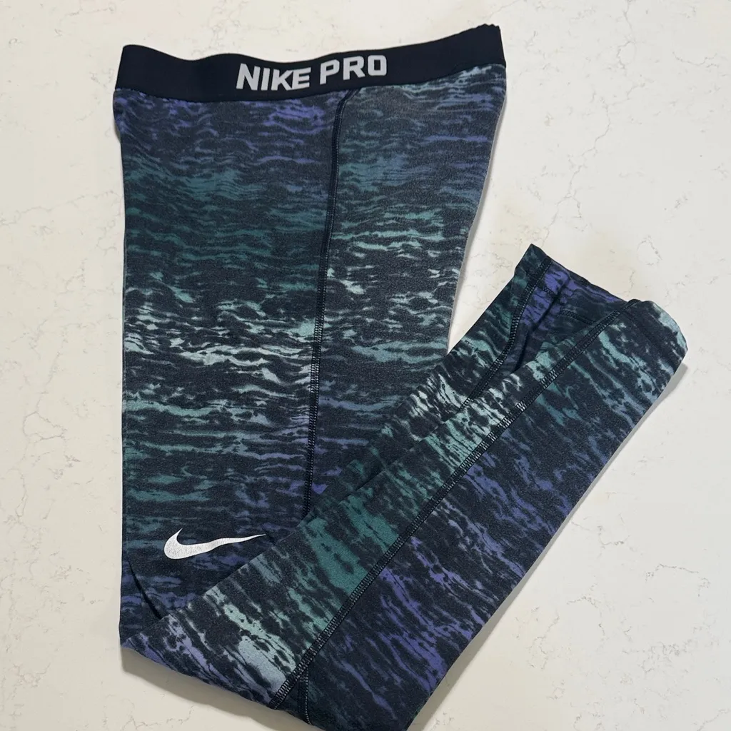 Nike Pro Multicolor Patterned Leggings - Image 3