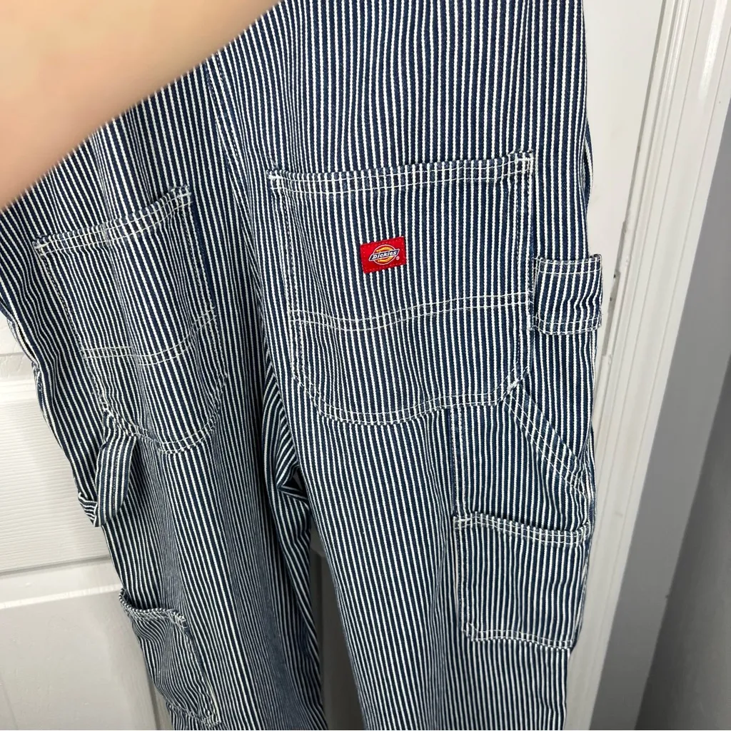 262 Sz M 17" waist Dickies Preloved Blue Striped Overalls - Image 7