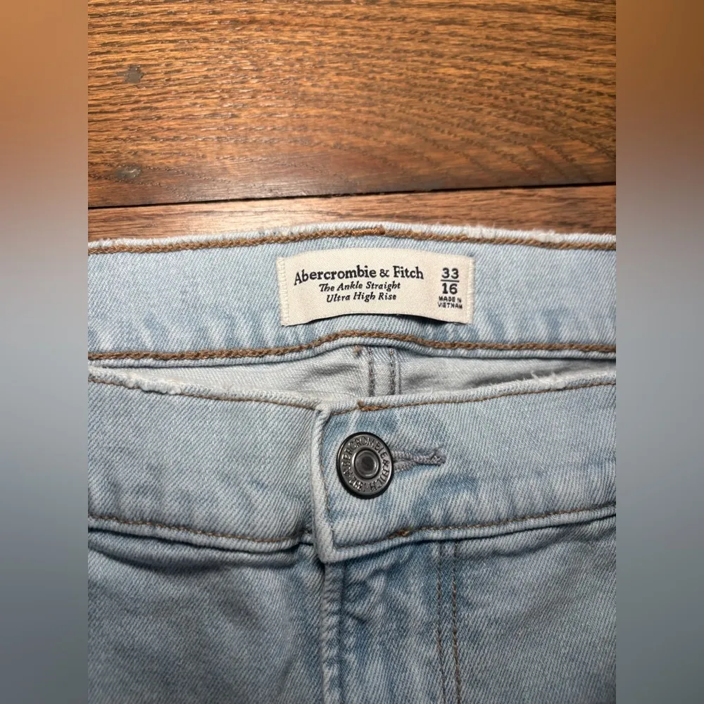 Abercrombie & Fitch Ankle Straight Ultra High Rise Distressed Jeans Size 33 / 16 - Image 8