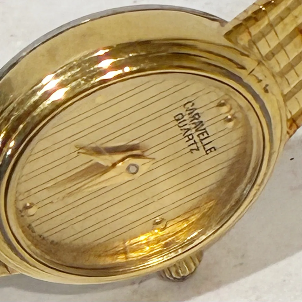 Vintage Caravelle Bulova Watch Ladies 1986 Petite Integrated Bracelet Gold - Image 2