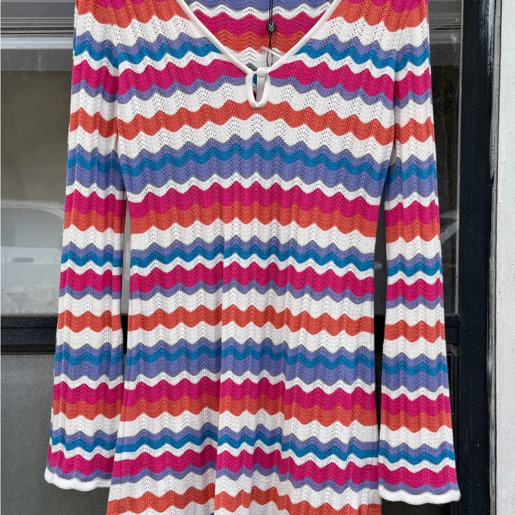 MINKPINK  Wilma Chevron Knit Dress Colorful Long Sleeved V-NECK Size Medium NWT - Image 2