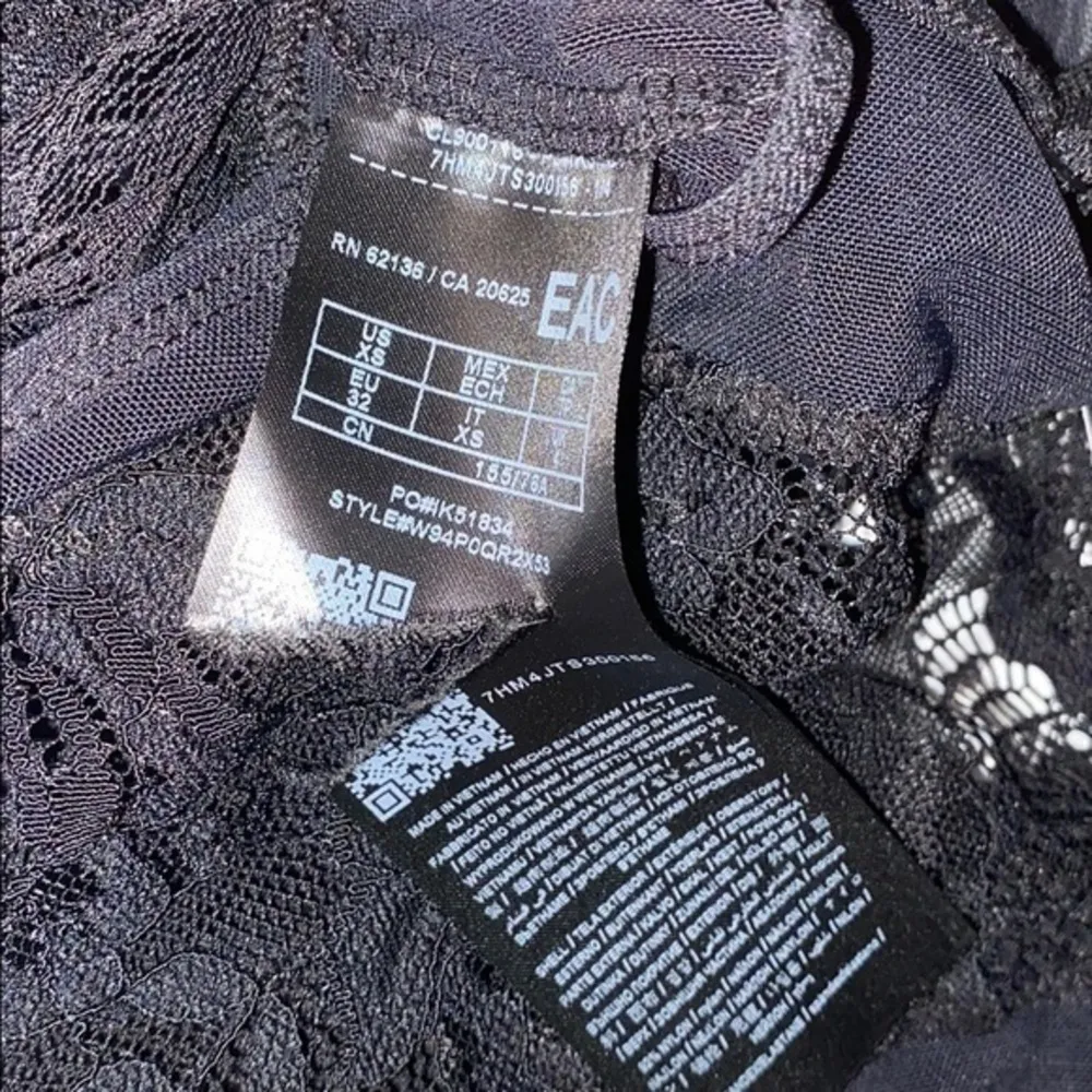 GUESS MILLA LACE BODYSUIT BLACK sz XS - Image 7