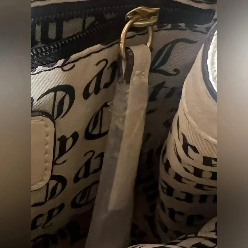 JUICY COUTURE NWT Stay in Circle Crossbody in Angel White - Image 11