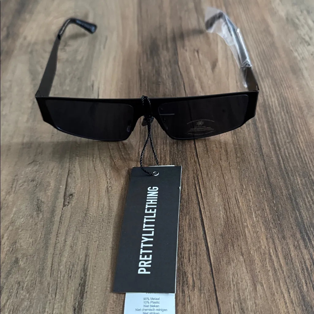 PrettyLittleThing Black Sunglasses - Image 2
