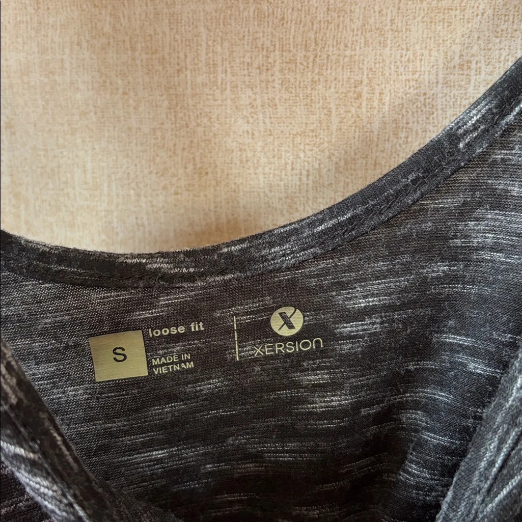 Xersion loose fit space dyed tank top small - Image 3