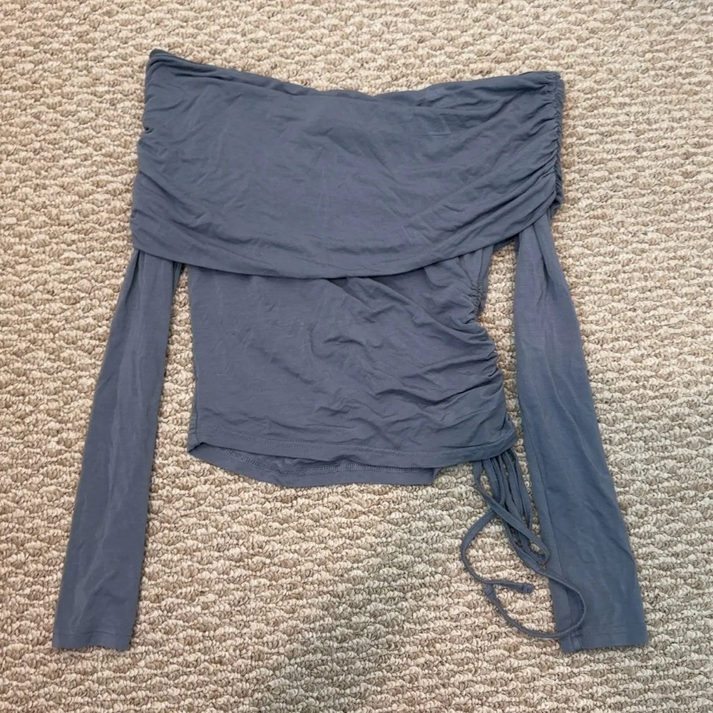 Women's Off-Shoulder Gray Top - Image 4