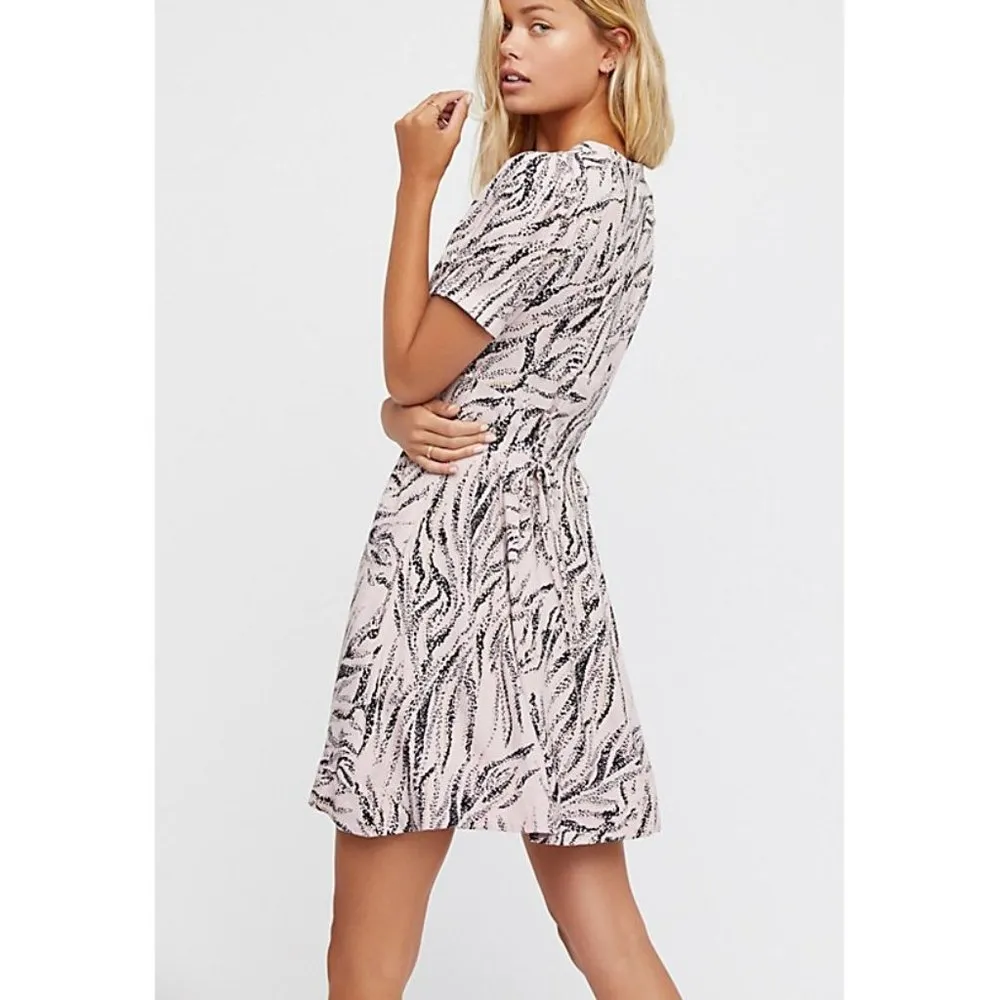 Dream Girl Mini Pink V-Neck Lace-Up Corset Fit & Flare Skater A-Line - Image 2