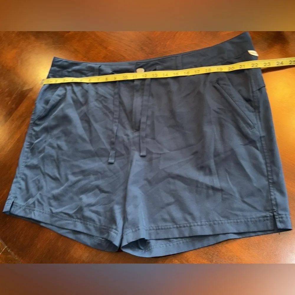 MAGELLAN women shorts in size 1X - Image 5