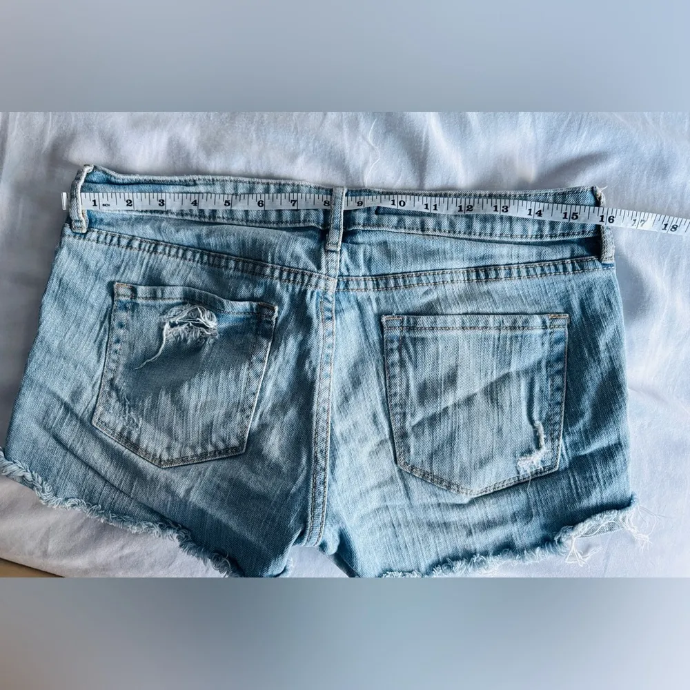 Bullhead Denim Co Ripped Destroyed Distressed Denim Jean Shorts | Size 7 Blue - Image 9