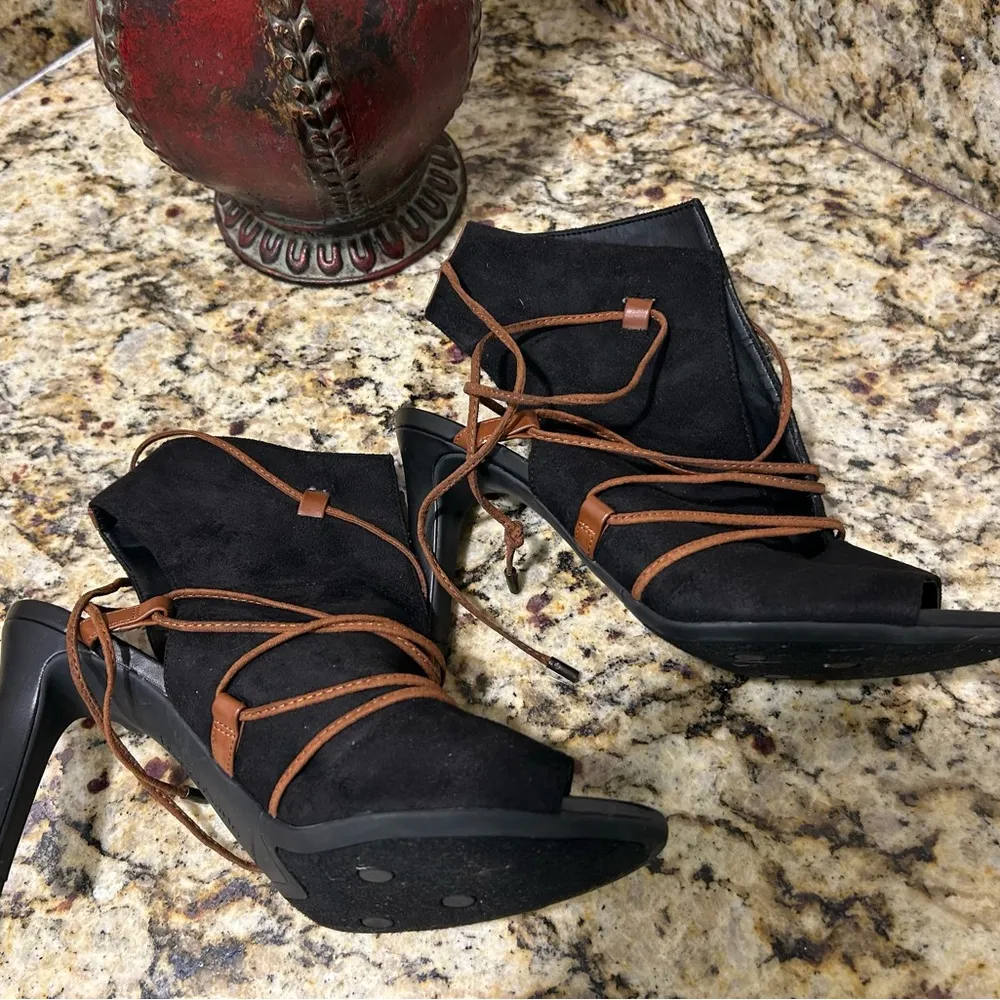Heels Black and Brown Open - Image 6