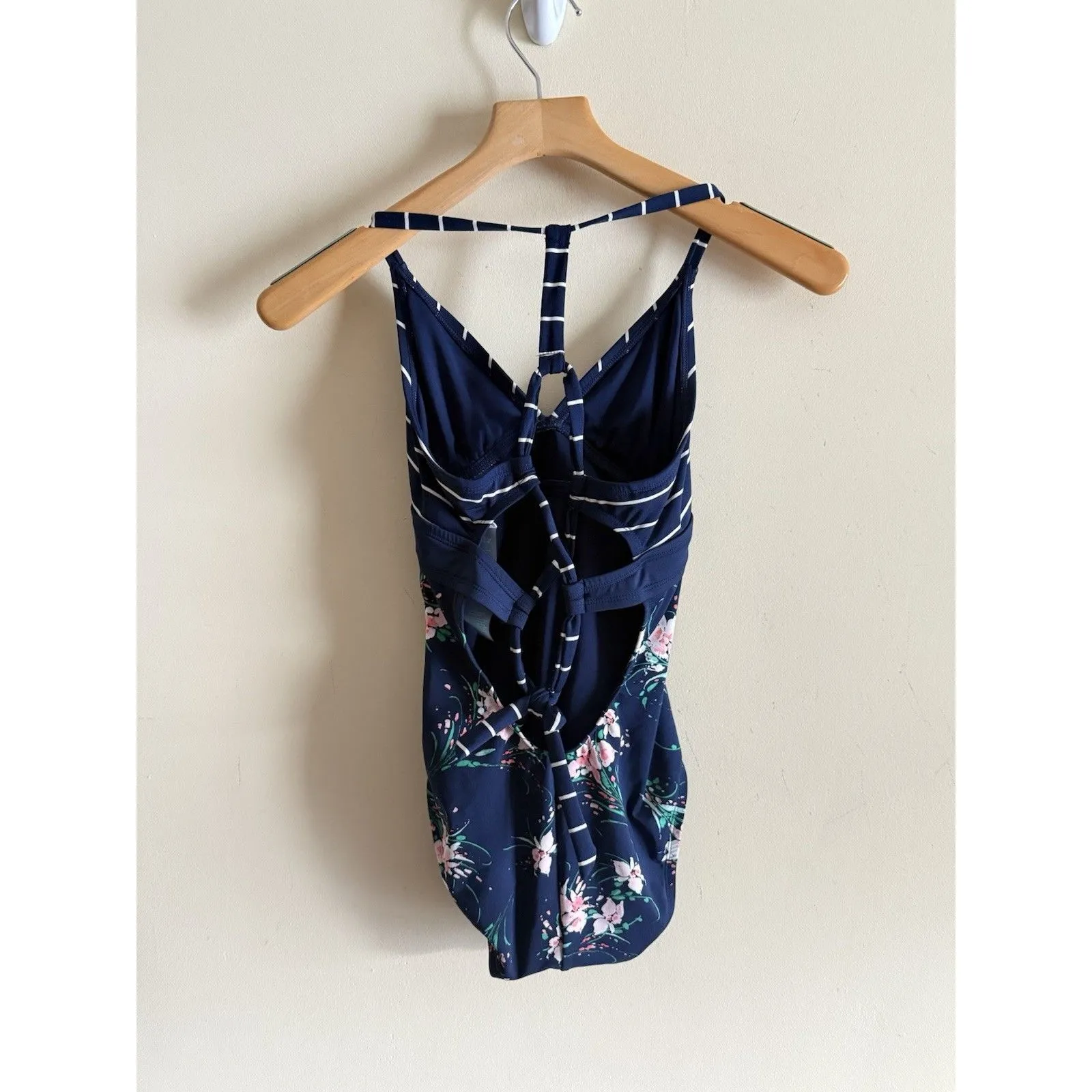 Carve Designs Dahlia One Piece Nautical Stripe Floral Bouquet Small $96 - Image 4